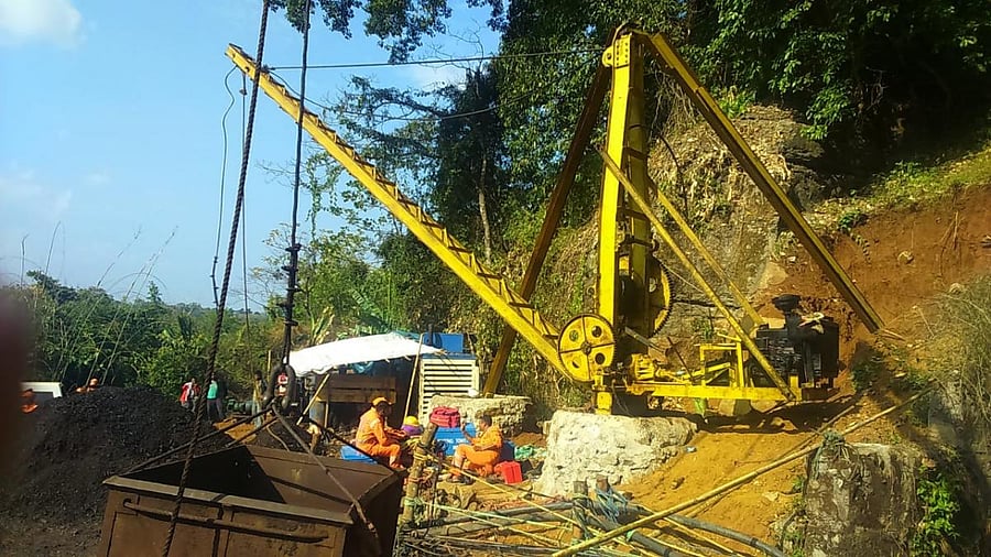 Rescue operation in search of 13 coal miners in Meghalaya's East Jaintia Hills district. DH photo