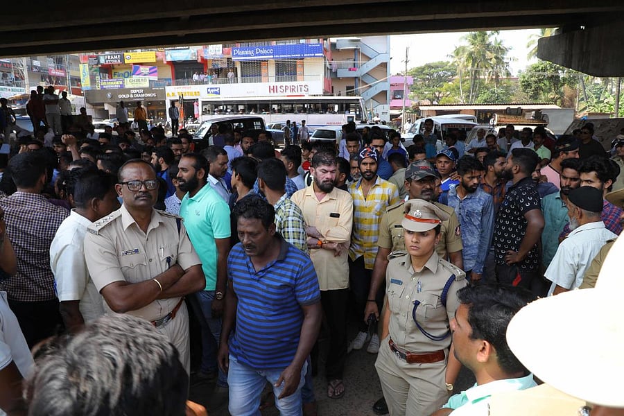 DCP Uma Prashanth visited the spot where lorry had overturned at Thokkottu Junction.