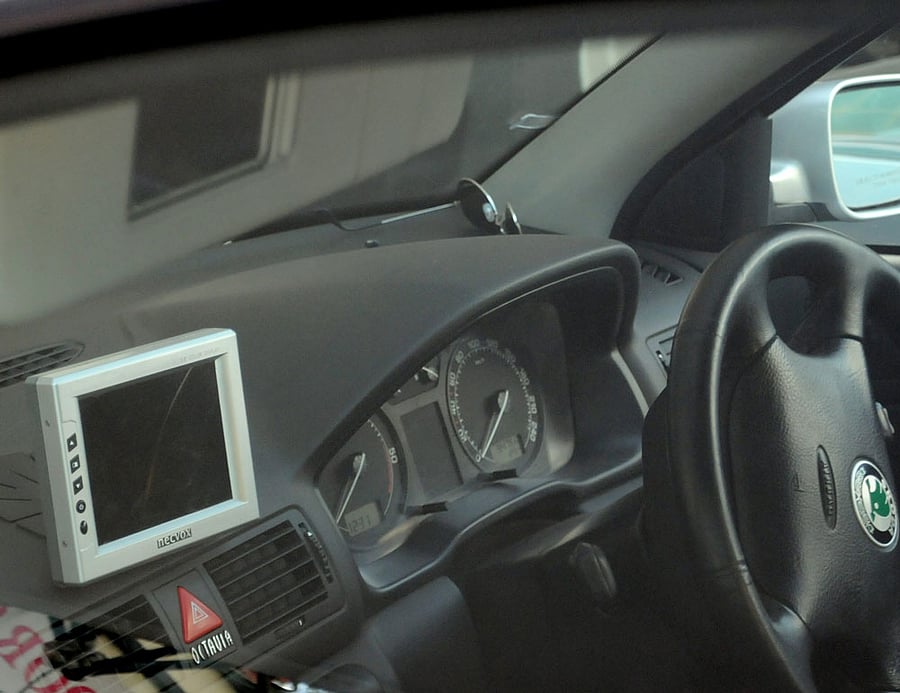 Karnataka Bhavan has around 20 cars to provide transport facility to ministers, MPs and top officials for official work. For MPs, pickup and drop from the airport to their house or Parliament is provided free of cost. (DH File Photo. For representation purpose)