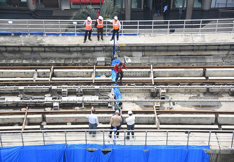 In a release, Bangalore Metro Rail Corporation Limited (BMRCL) said services on Indiranagar-MG Road stretch will commence only on January 1. (DH Photo)