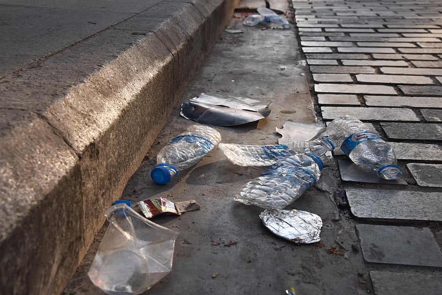 The civic body is deploying about 50 marshals as well as several health officials along Brigade Road, Church Street, MG Road and in Indiranagar, Koramangala and Sanjaynagar to keep a close watch on litterers.