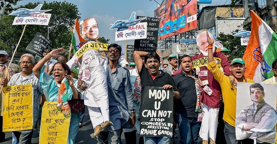 Kolkata: Congress workers shout slogans during a protest against Central Government over the Friday's arrest of their leader Rahul Gandhi, in Kolkata on Saturday, October 27, 2018. (PTI Photo/Swapan Mahapatra) (PTI10_27_2018_000090A)