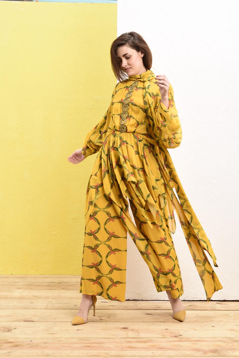 90s vintage looks are going to make a comeback in 2019.