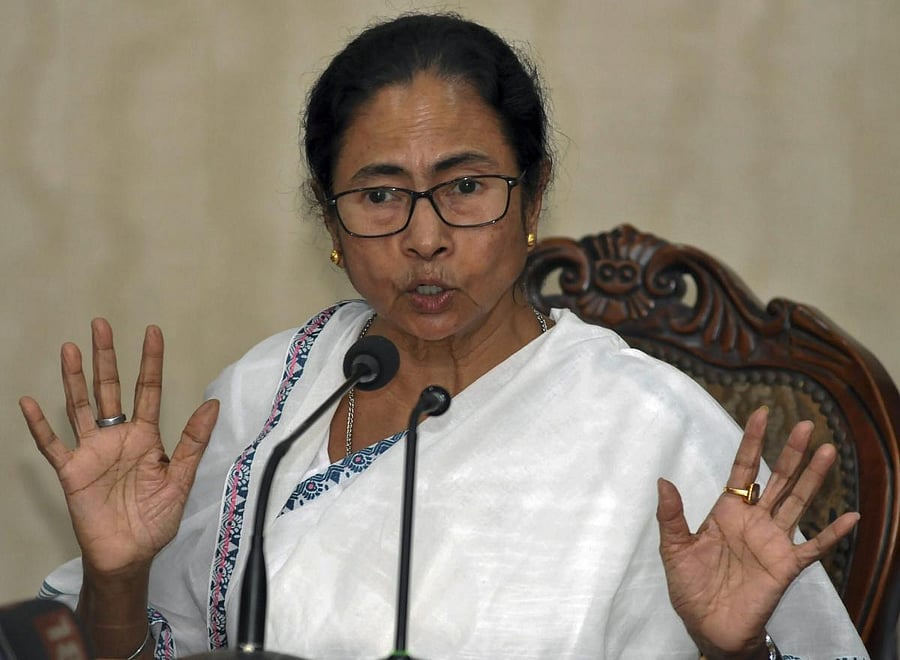 West Bengal Chief Minister Mamata Banerjee announces sops for farmers as New Year gifts for them during a press conference,at State Secretariat near Kolkata, Monday, Dec. 31, 2018. (PTI Photo)