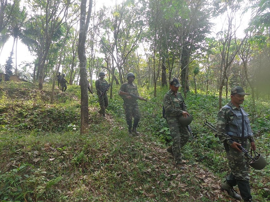 A wanted naxalite, carrying a reward of Rs 10 lakh, was killed by security forces in an encounter in Jharkhand's Dumka district on Sunday, police said. DH file photo