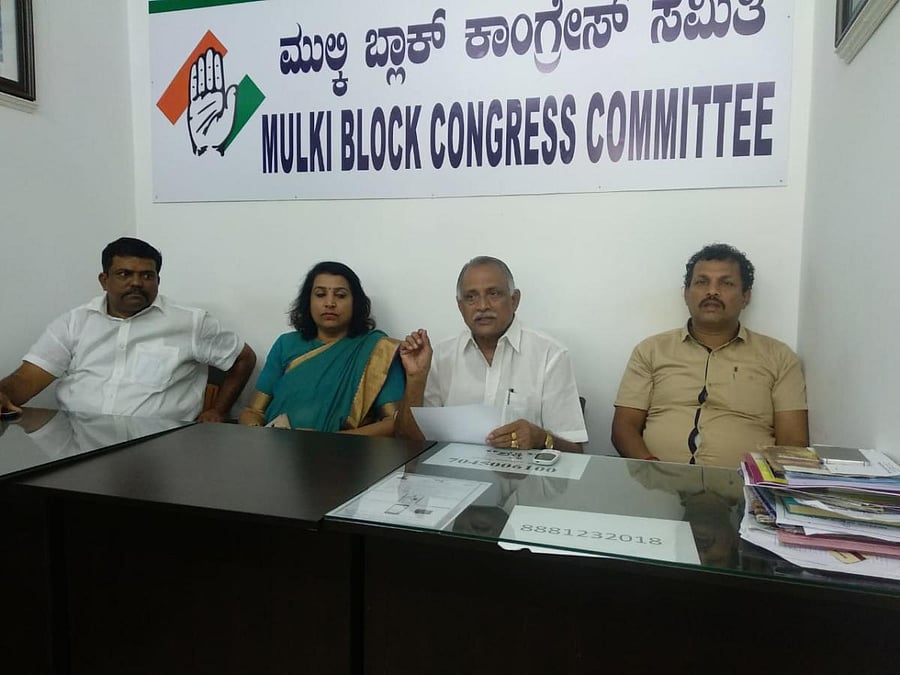 Former minister Abhayachandra Jain addresses mediapersons in Mulki.