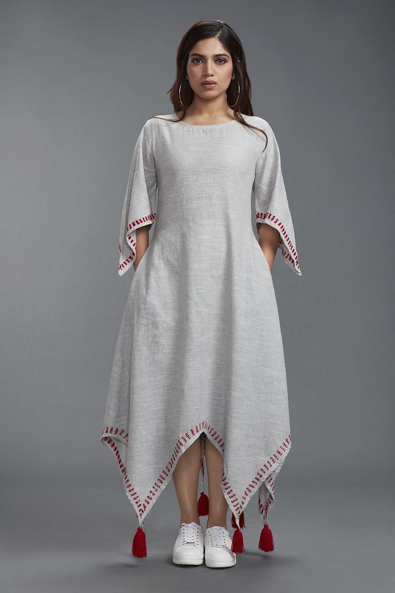 Grey is not only classy and elegant, but also very minimalistic.