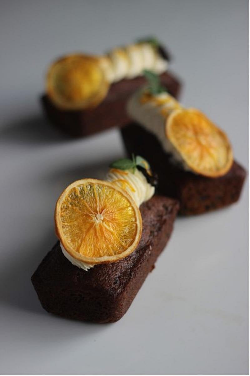 citrus banana &amp; ragi cake