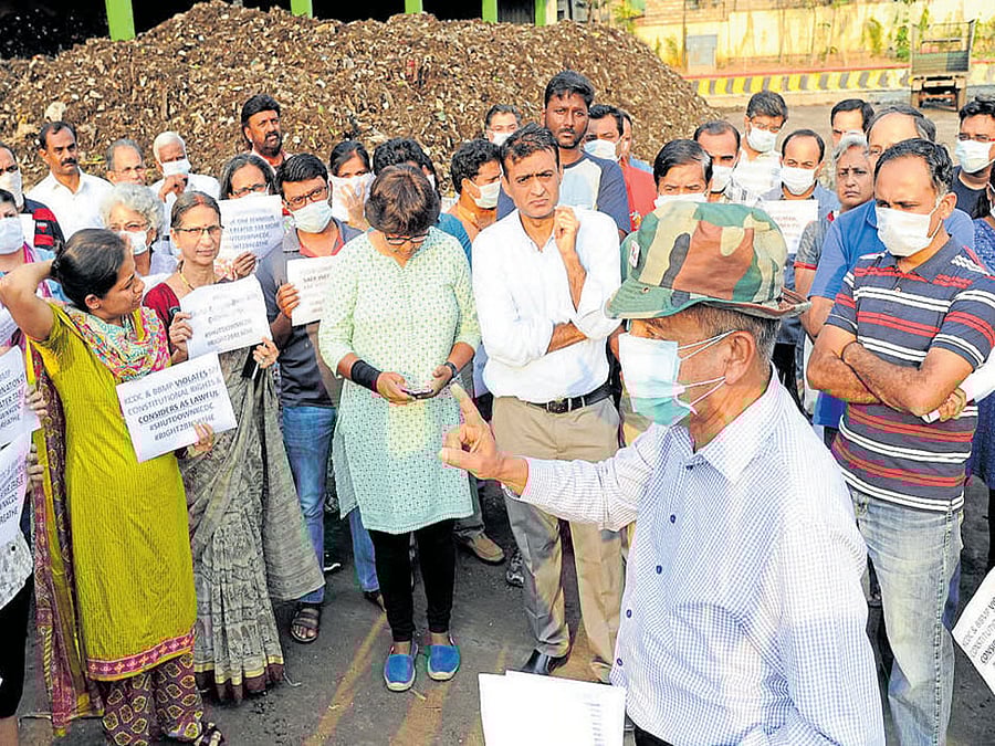 Residents of Kudlu, Haralukunte, Hosapalya, Somasundara Palya and Paranipalya stage a protest to stop working in the KCDC unit in Somasundarapalya.
