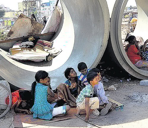 Mumbai, B'lore have highest  street children, says Assocham study