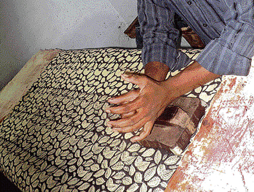 A Kalamkari artist at work at Pedana in Andhra Pradesh. JBS Umanadh