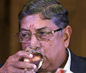 On the eve of BCCI meeting, Srinivasan sets terms for quitting