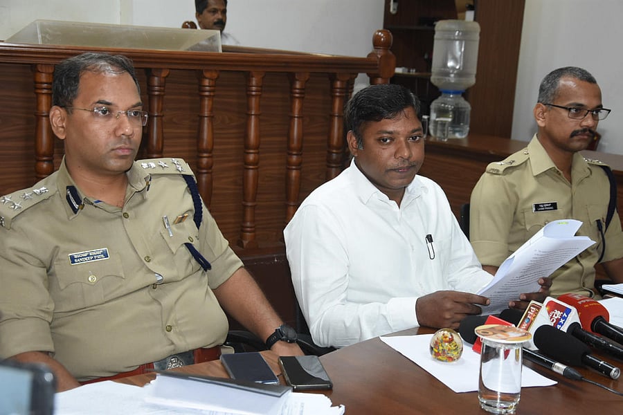 Deputy Commissioner Sasikanth Senthil addresses mediapersons in Mangaluru on Monday.