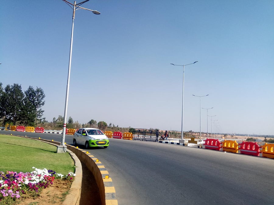 The Bengaluru International Airport Ltd (BIAL), which manages KIA, has put up barricades blocking entry of vehicles from its compound wall and from inside the KIA.