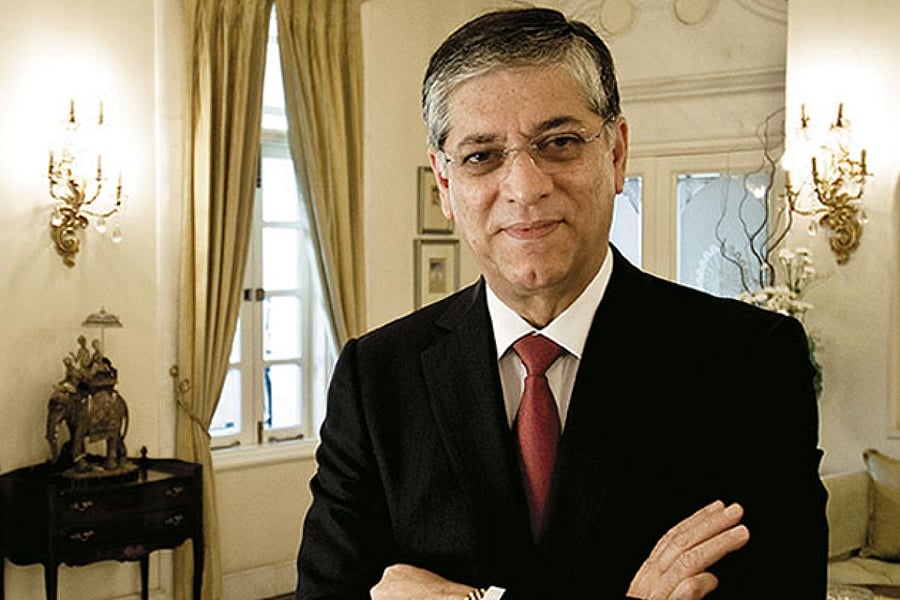 The Munjals-Burmans further agreed to invest another Rs 1,000 crore via preferential issue of warrants priced at Rs 176 per share.