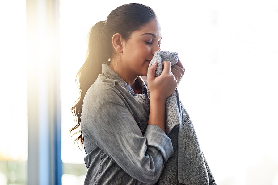 Olfactory cues can help one move on, according to a University of British Columbia study.