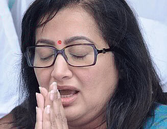 Sumalata Ambareesh, wife of ailing actor turned-politician and Karnataka Housing Minister Ambareesh. DH photo