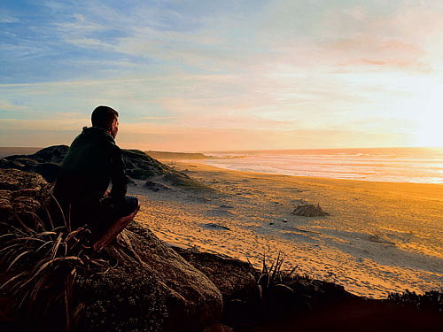 Dinesh  Devarajan   takes us through  the descriptive tale of a dispassionate man who deals  with death