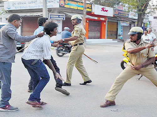 Police have arrested a total of 56 people in connection with the violent communal clashes and murder of a 32-year-old man in Shivamogga on Thursday. More arrests are likely in the coming days. DH Photo.