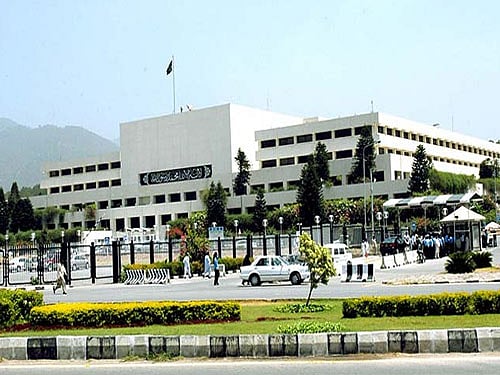 Prime Minister Nawaz Sharif in a simple ceremony switched on solar-powered building of the parliament in capital Islamabad. Photo courtesy: senate.gov.pk