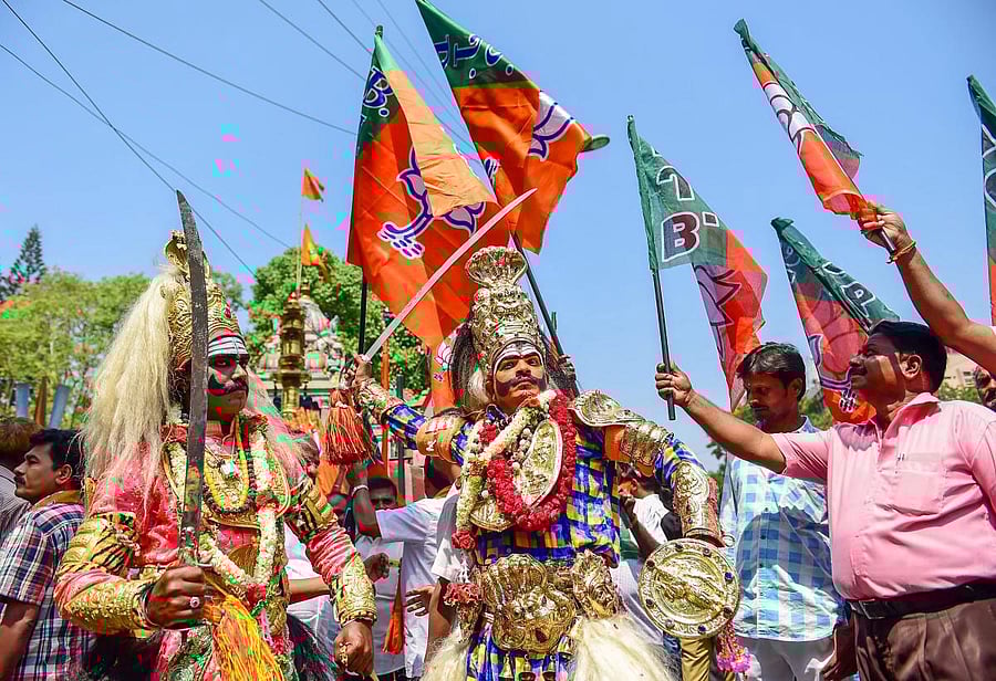 Congress has been trying to enrol the names of Assam and Bangladesh immigrants in the voters' list in Kodagu, alleged BJP district spokesperson Abhimanyu Kumar.