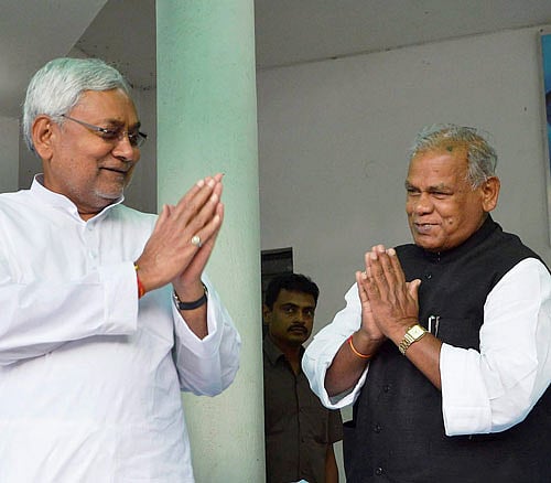 Nitish Kumar and Ram Manjhi, pti file photo