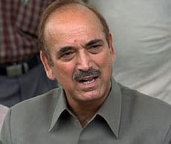 Azad slams Trinamool, says UPA has support of over 300 MPs