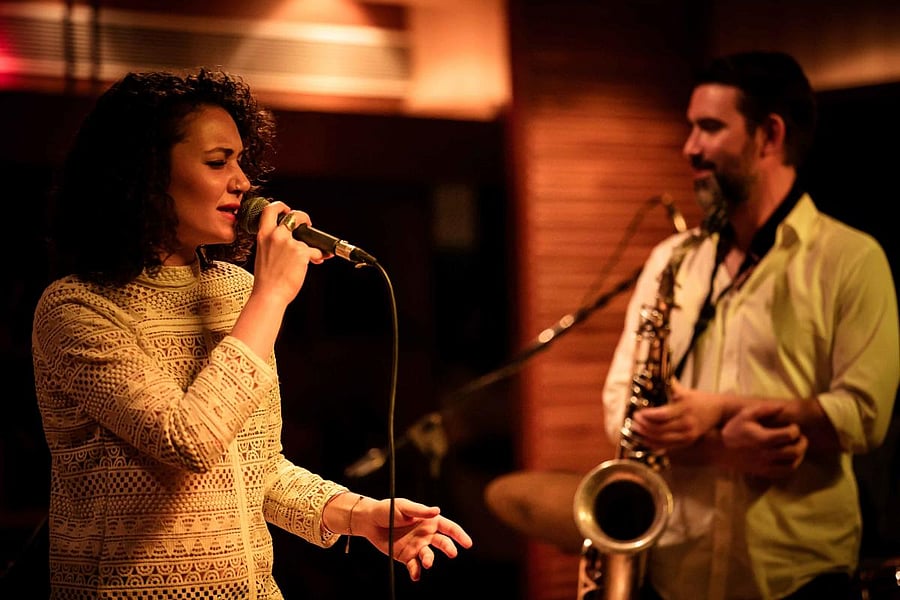 Mélina Tobiana with saxophonist Stephan Moutot.