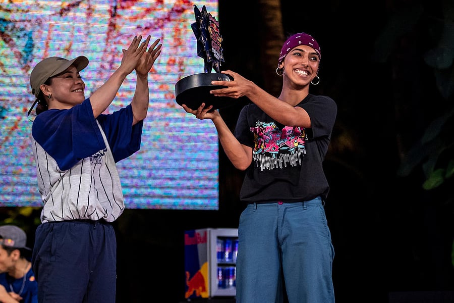 Johanna Rodrigues aka B-Girl Jo (right) receiving the award.