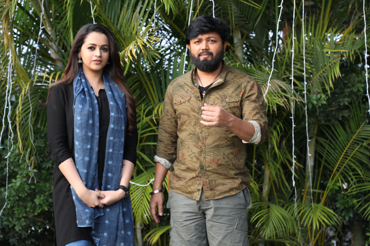 Bhavana and Ganesh in ‘99’, the romantic drama that hit the screens today.