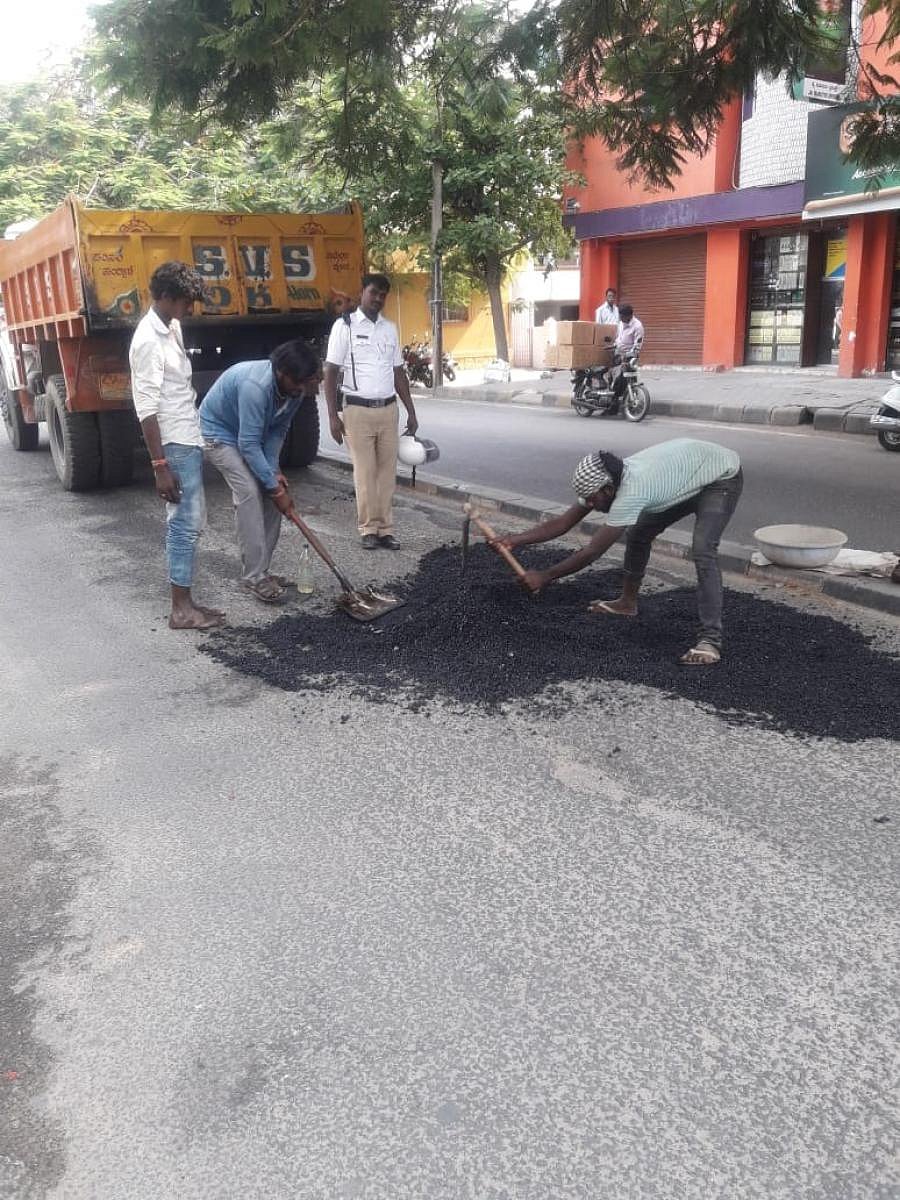 The traffic inspectors are directed to fill potholes in their jurisdictions.