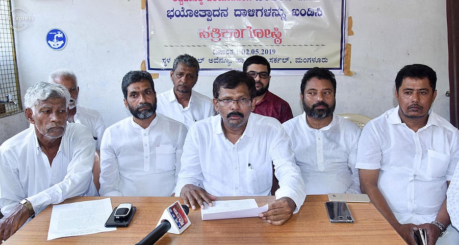 Akhila Bharata Beary Parishat President B A Hanif speaks during a press conference in Mangaluru on Thursday.
