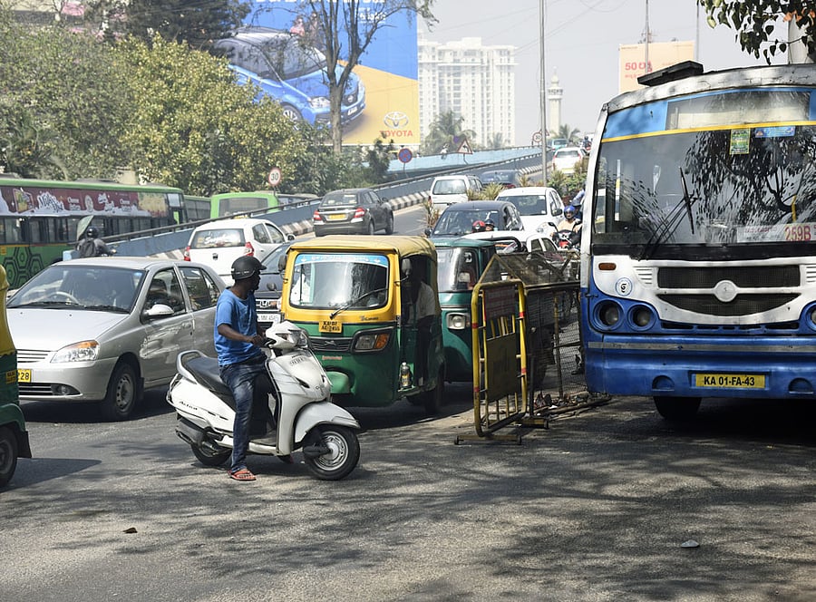 The safety audit report also recommends crash barriers on the side of the flyover, especially on the left side of vehicles moving from Yeshwantpur towards Sankey Road.