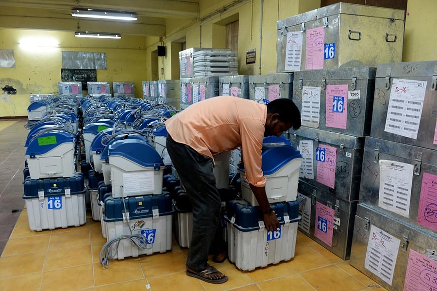 Tamil Nadu recorded 77.62% voter turnout in the by-elections to four Assembly constituencies on Sunday. PTI file photo