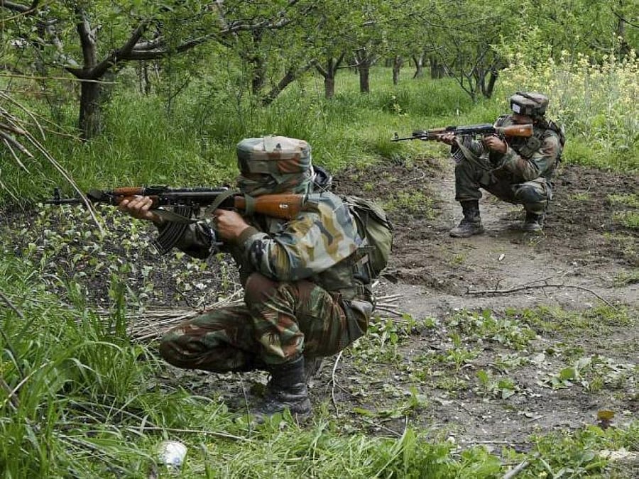 An unidentified militant was killed in a pre-dawn encounter with security forces in south Kashmir’s restive Kulgam district on Wednesday. File photo