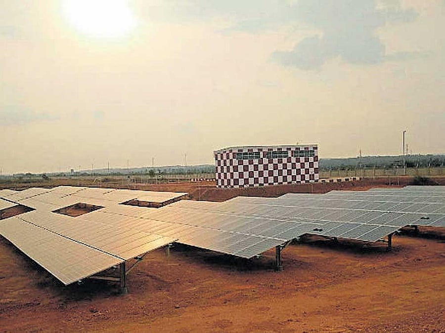 The 175 GW energy target includes 100 GW from solar alone. Representative image