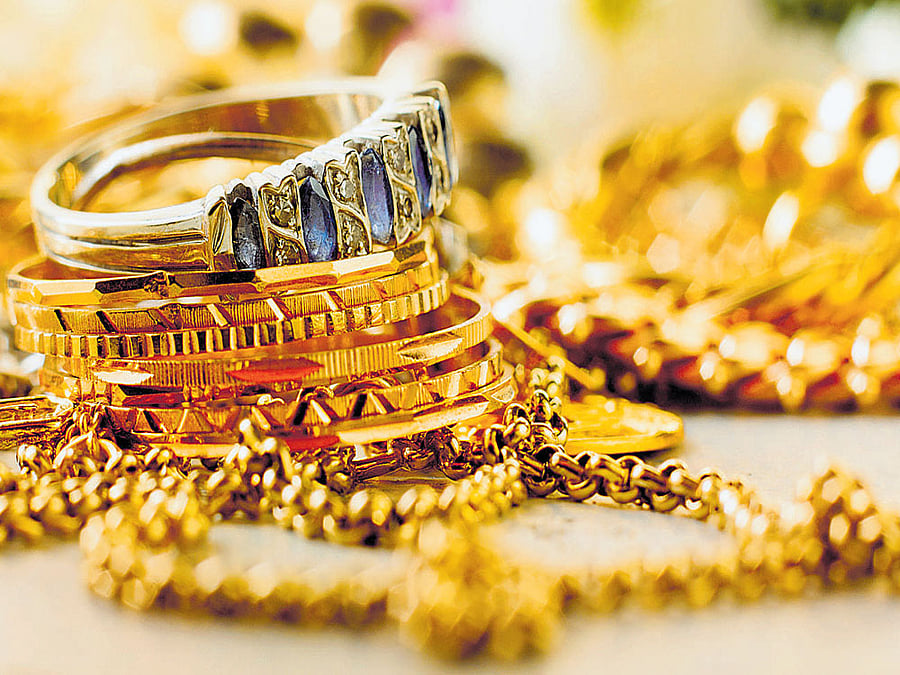 Five gold biscuits of 100 gram each, a gold bangle and three rings were seized from Kishor Kumar Maheshwari, Ramesh Patr and Kailash Mali on Saturday, they said. (File Photo for representation)
