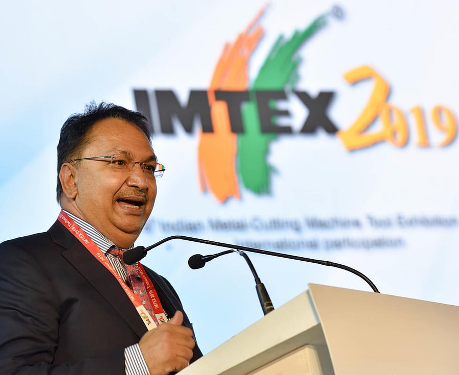 Vikram Kirloskar, Vice President - Confederation of Indian Industry (CII) addressing at the inauguration of IMTEX 2019 & Tool Teck 2019 exhibition. (DH Photo)