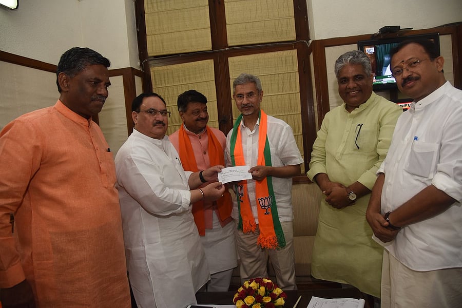 External Affairs Minister S Jaishankar joins BJP in the presence of BJP National Working President Shri J P Nadda in New Delhi on Monday. (Twitter/@BJP4India)