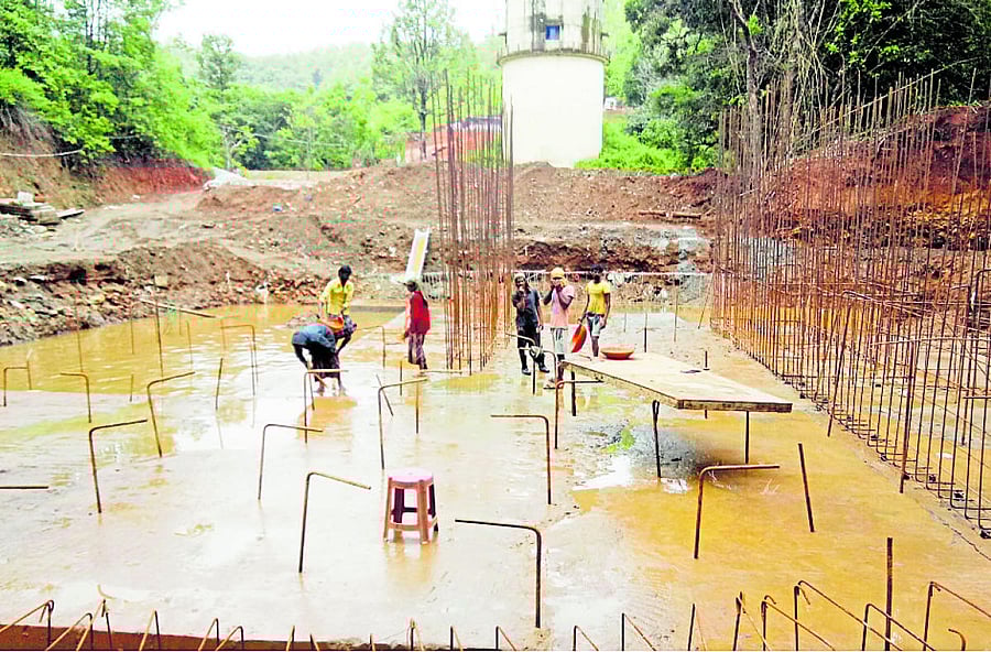 The work on the permanent check dam in progress at Kunda mestry.