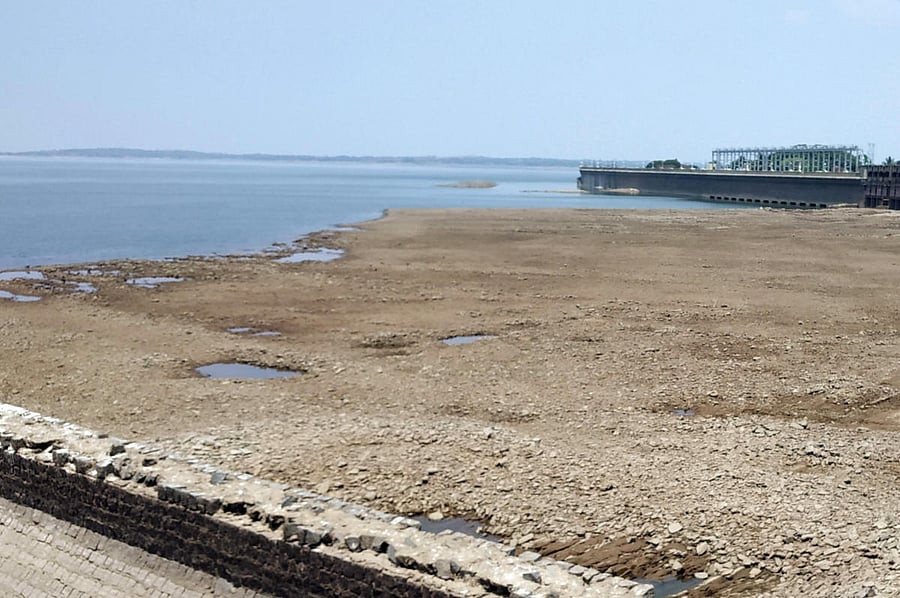 There has been no inflow into Krishnaraja Sagar reservoir due to paucity of rain in Cauvery basin. DH File Photo