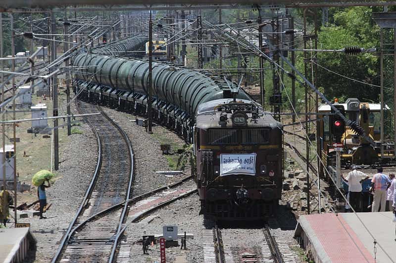 The special water train carrying 25 lakh litres of Cauvery water from Jollarpettai railway station entering the Villivakkam railway station on Friday. (P MANIKANDAN\DH PHOTO)
