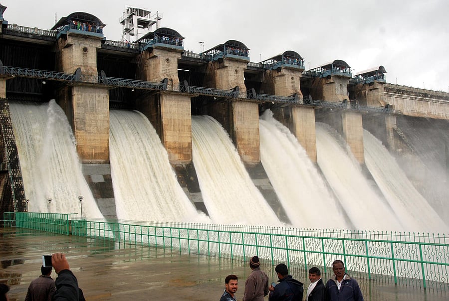 The government is planning to build a 95-km-long express canal to Magadi and supply Hemavathi water to the taluk. (DH File Photo)