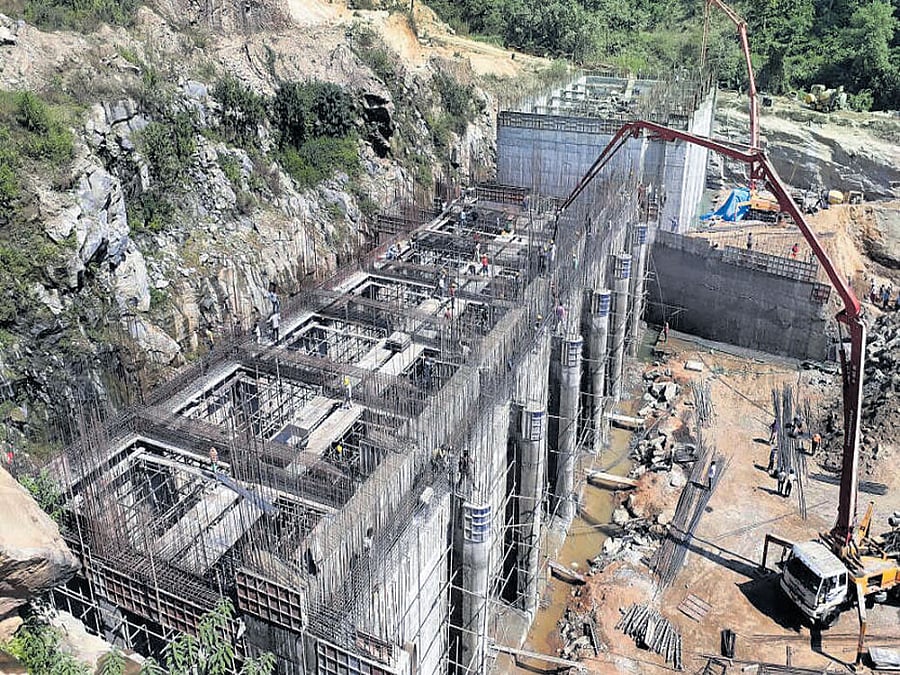 Already reeling under severe shortage of water with Dakshina Kannada district’s lifeline Nethravathi river turning bone dry, the people have raised questions over the feasibility of the ongoing Yettinahole project and its impact on the ecosystem in the coastal region. (DH File Photo)