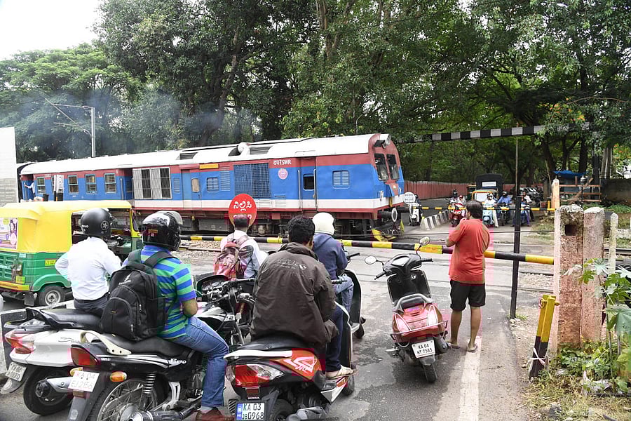 A Level Crossing behind World Trade Centre. (DH Photo/ B H Shivakumar)