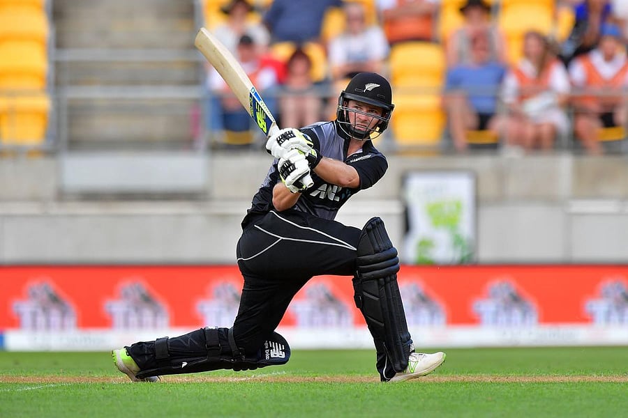 New Zealand's Colin Munro bats during the first Twenty20 international cricket match between New Zealand and Pakistan at Westpac Stadium in Wellington on January 22, 2018. / AFP PHOTO / Marty MELVILLE