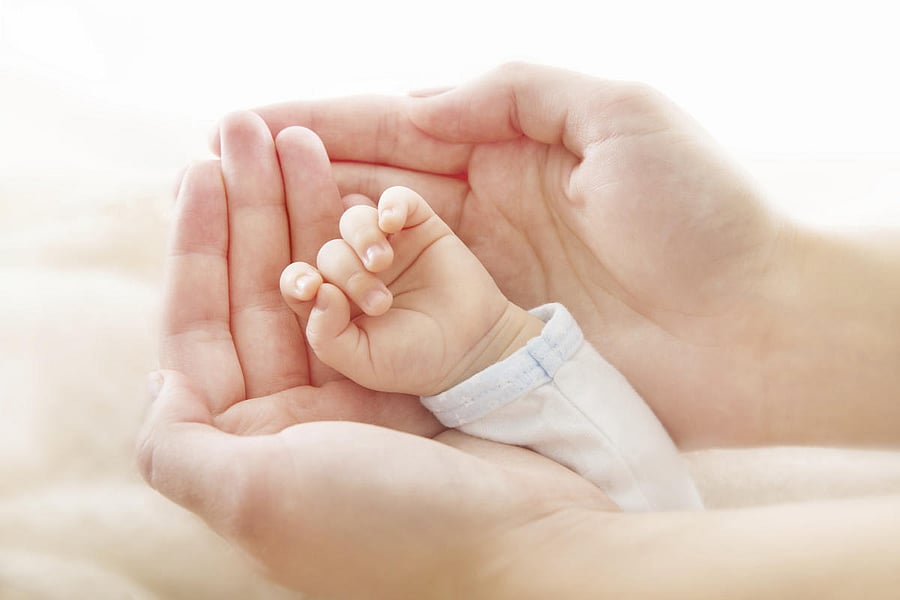 The police investigation revealed that the baby girl had been abandoned around dawn by a woman.