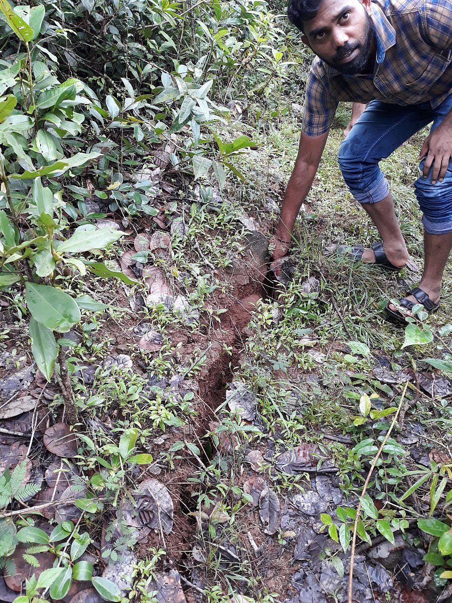 The chasm on Thenkila Darkhasu Gudde in Puttur.
