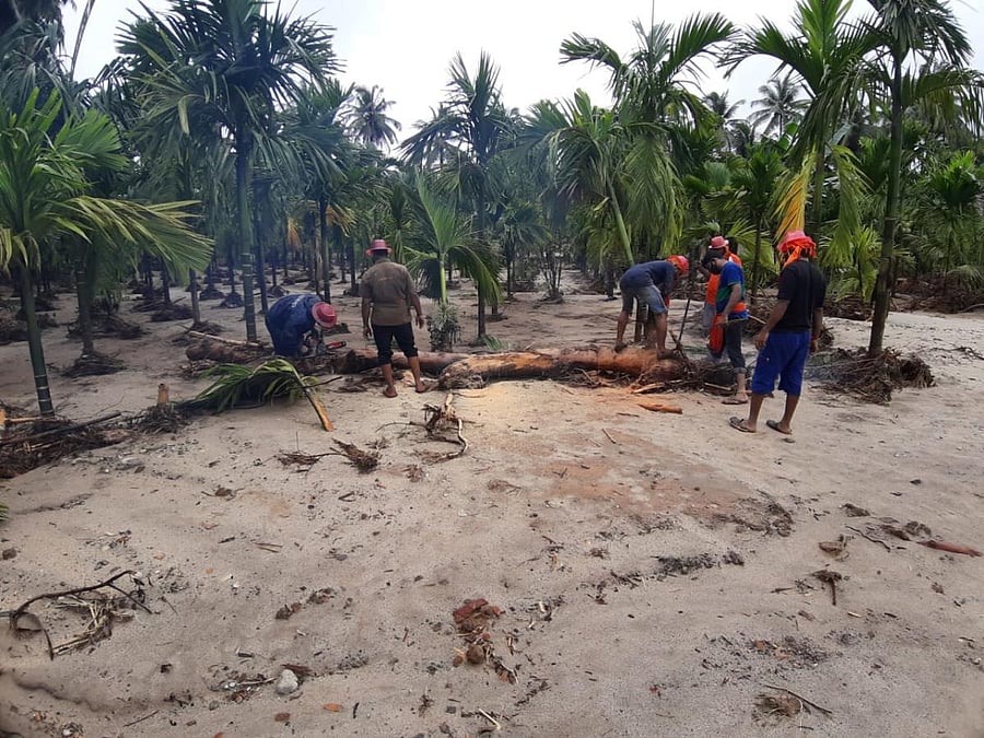 Farmland being affected by the flash flood at Kolambe.