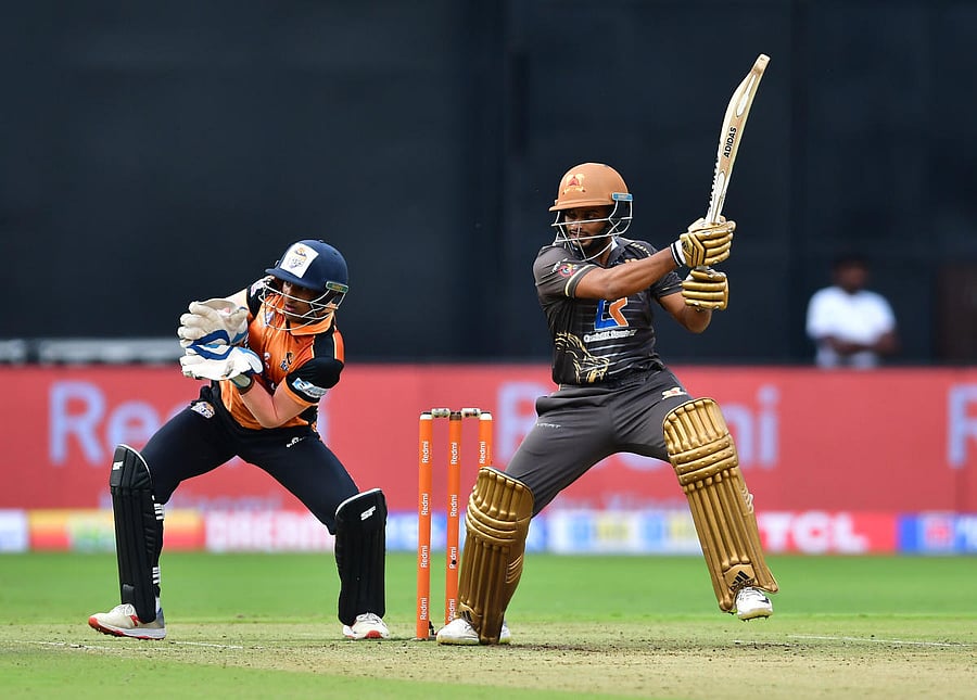 Shivamogga Lions’ Nihal Ullal cuts one to the fence en route his unbeaten 88 against Hubli Tigers in their KPL game at the Chinnaswamy stadium in Bengaluru on Saturday. DH PHOTOs/IRSHAD MAHAMMAD